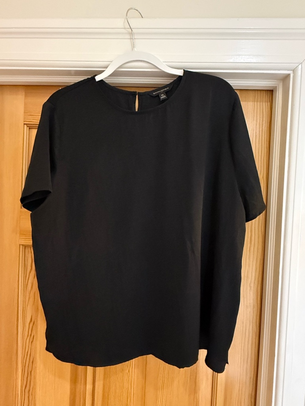 Banana Republic Black Satin Short-Sleeve Crew Neck Shirt